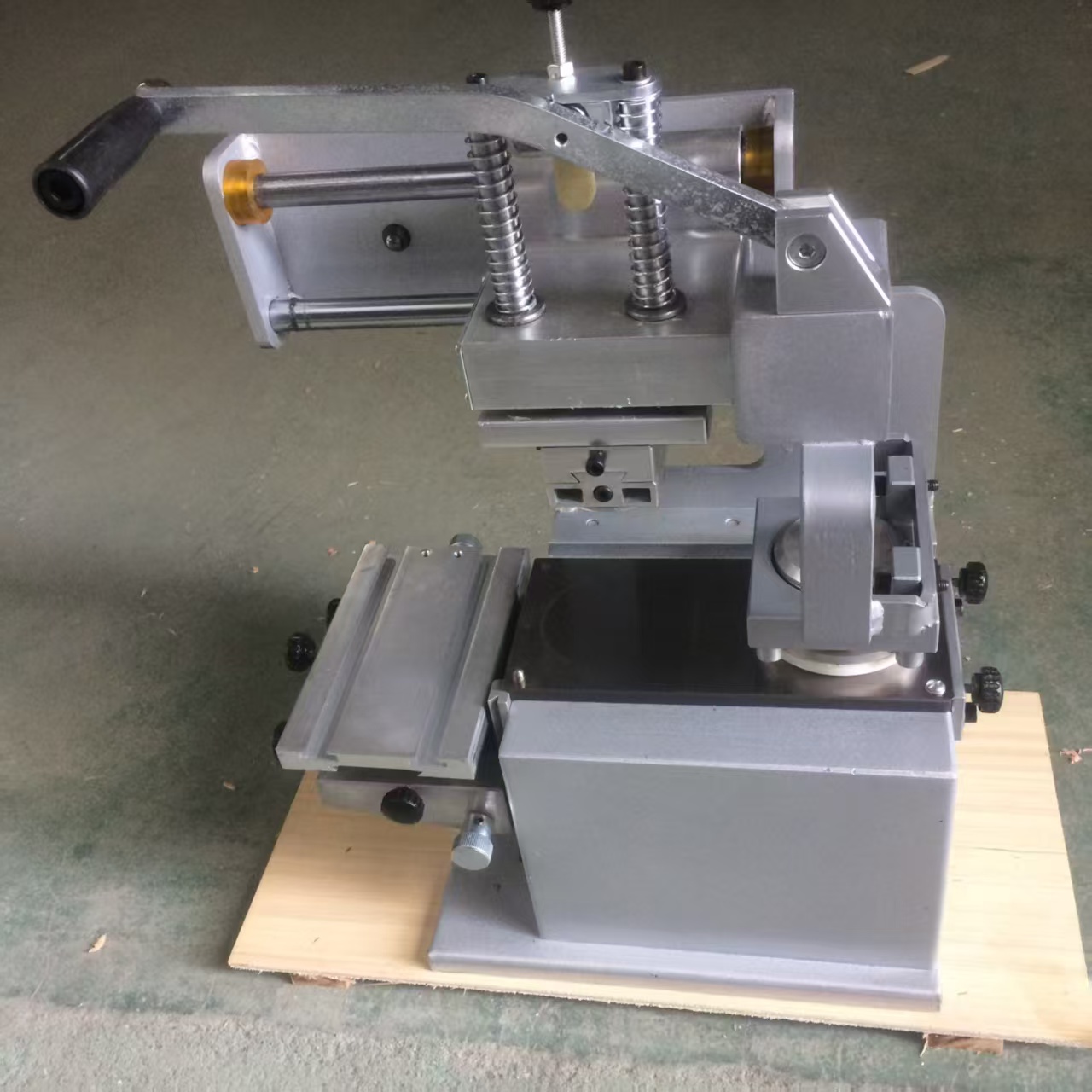 Erschwingliche Handbetriebene  – Commercial Printing Operations Bewertung und Preis